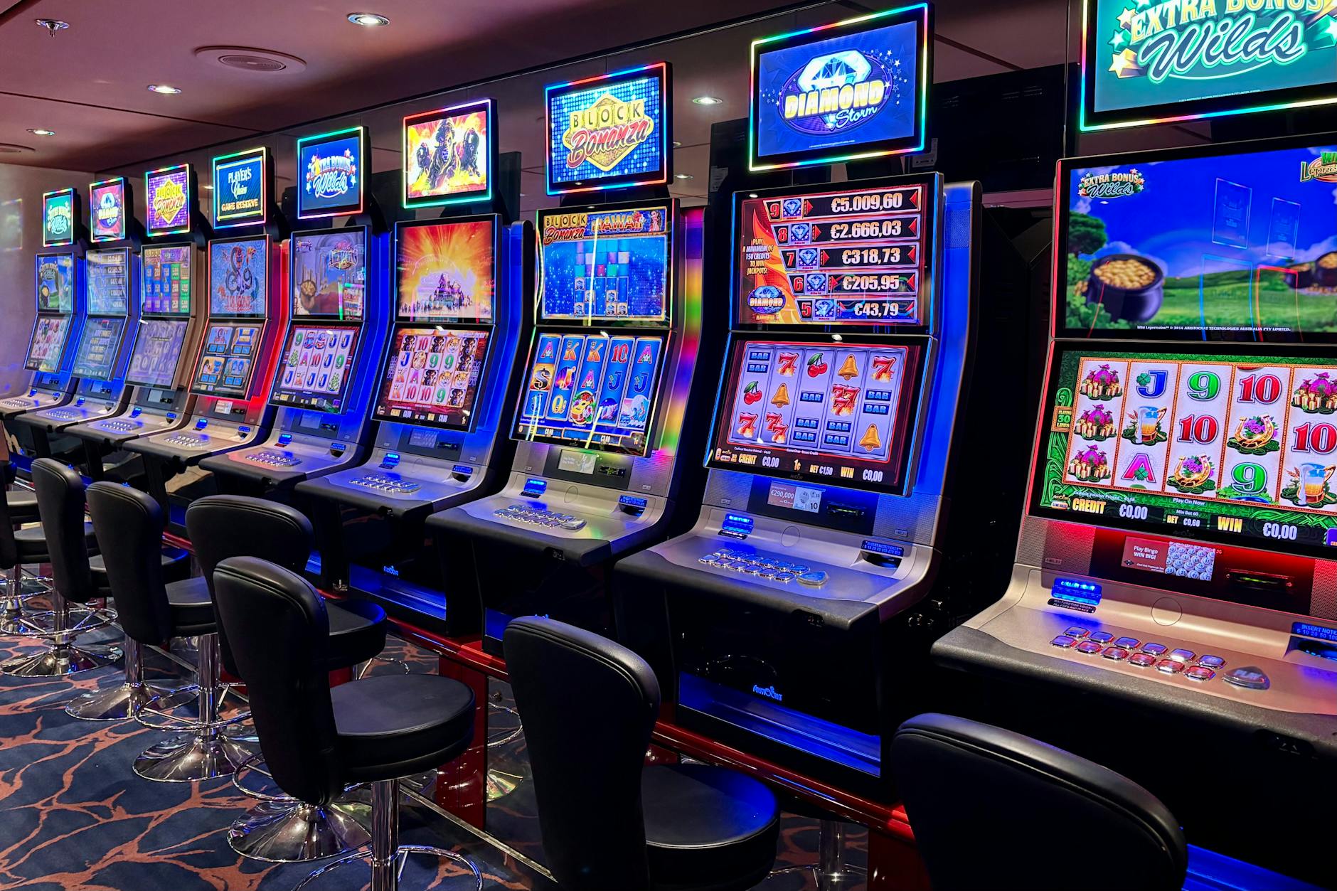 Understanding How Slot Machines Operate for Players