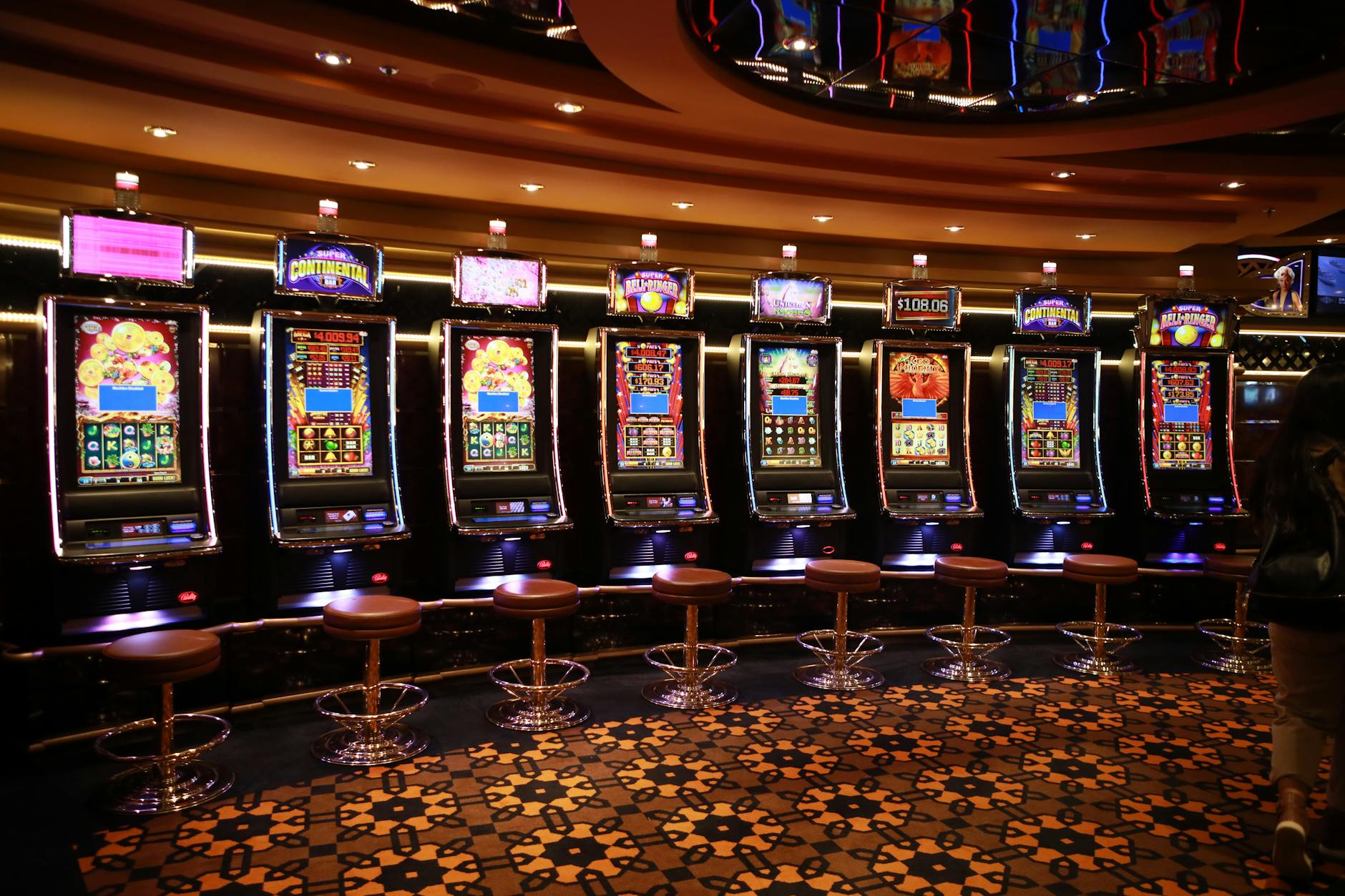 how slot machines work